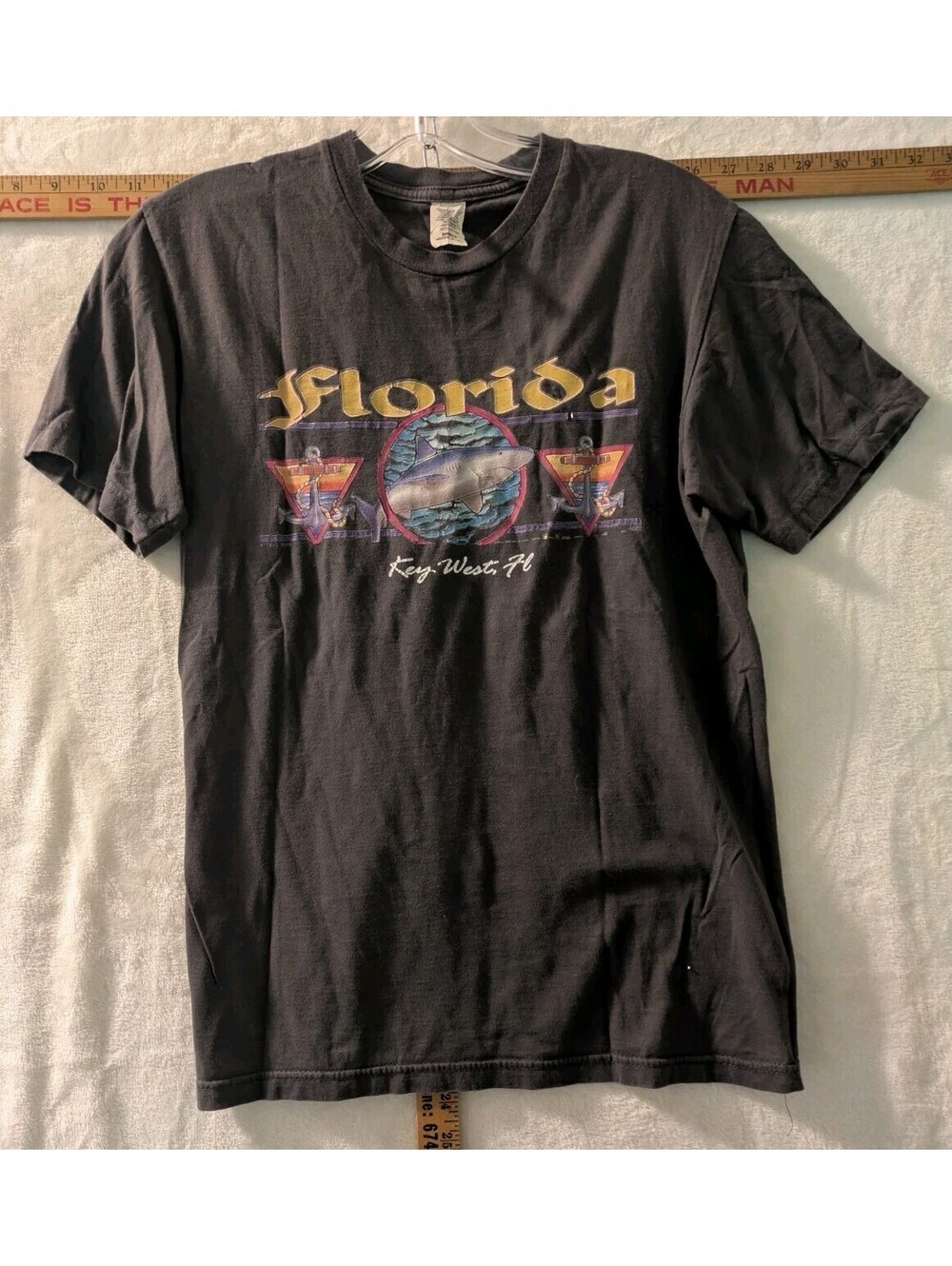 Vintage Florida Key West FL Shark T-Shirt Mens Small Charcoal Black Palm Trees